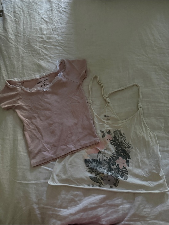 Aeropostale Tops - Bundle: Aeropostale  Pink Ribbed Short Sleeve Top &  White Floral Graphic tank